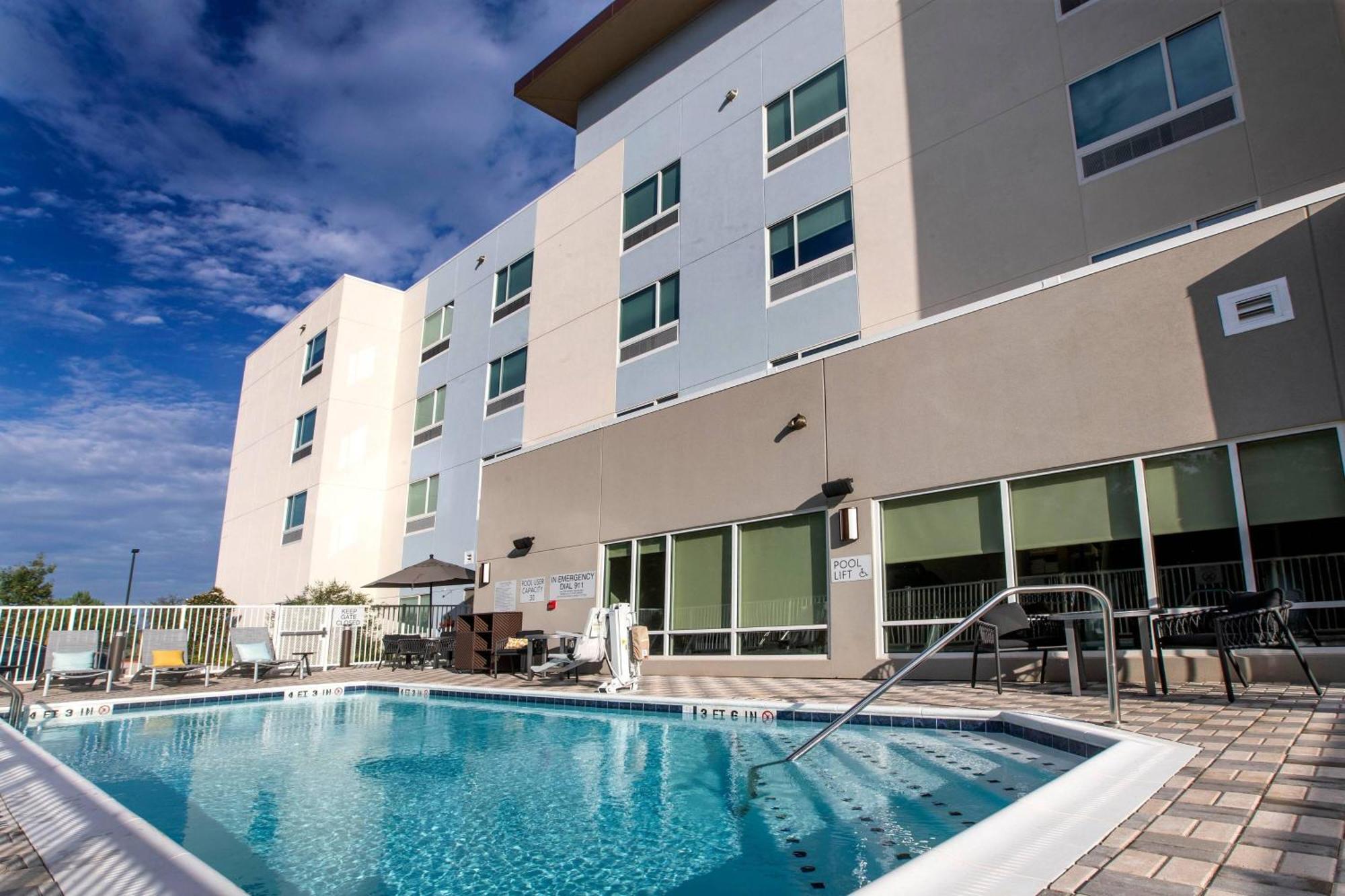 Towneplace Suites By Marriott Conroe Exterior foto