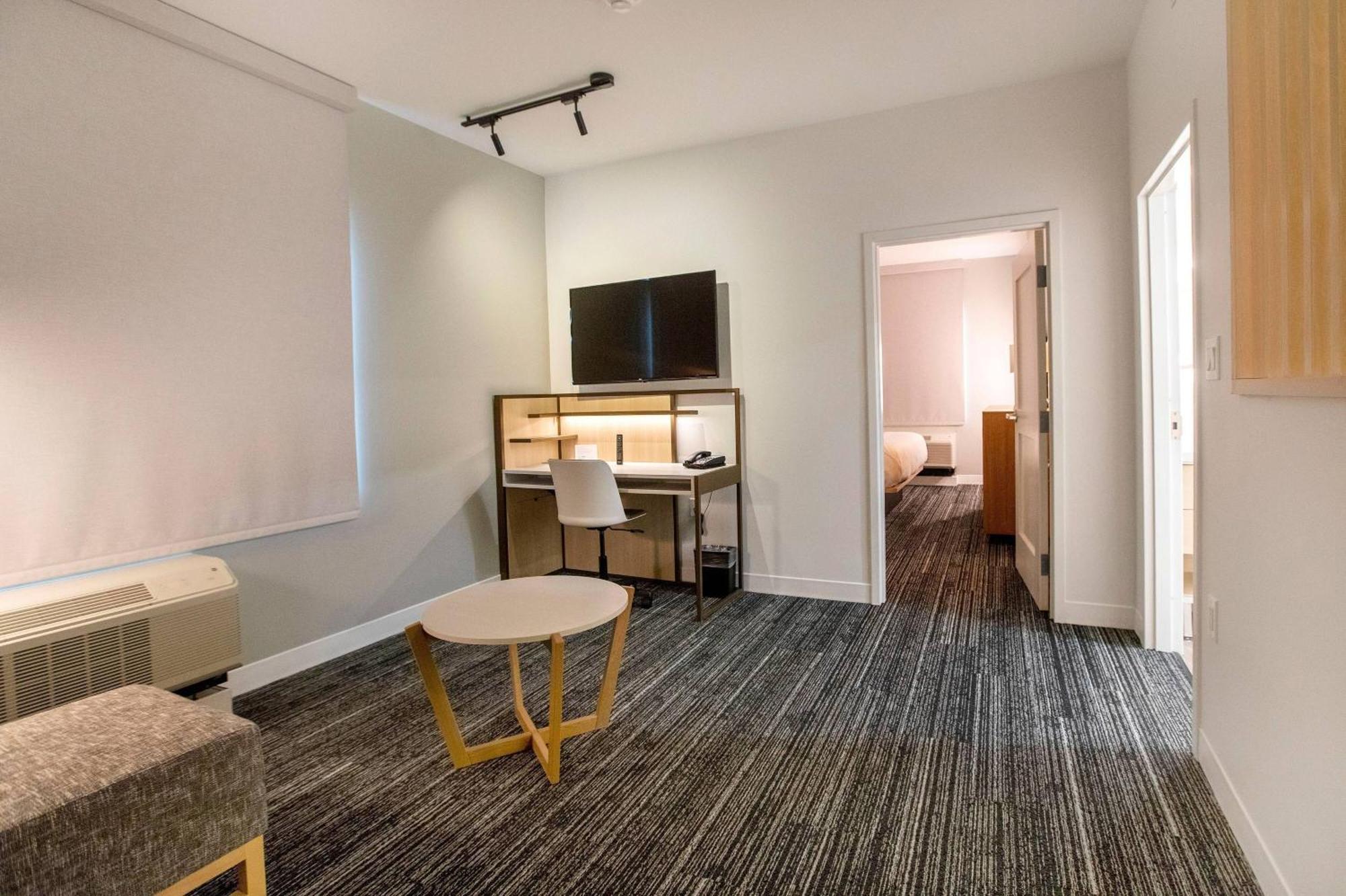 Towneplace Suites By Marriott Conroe Exterior foto